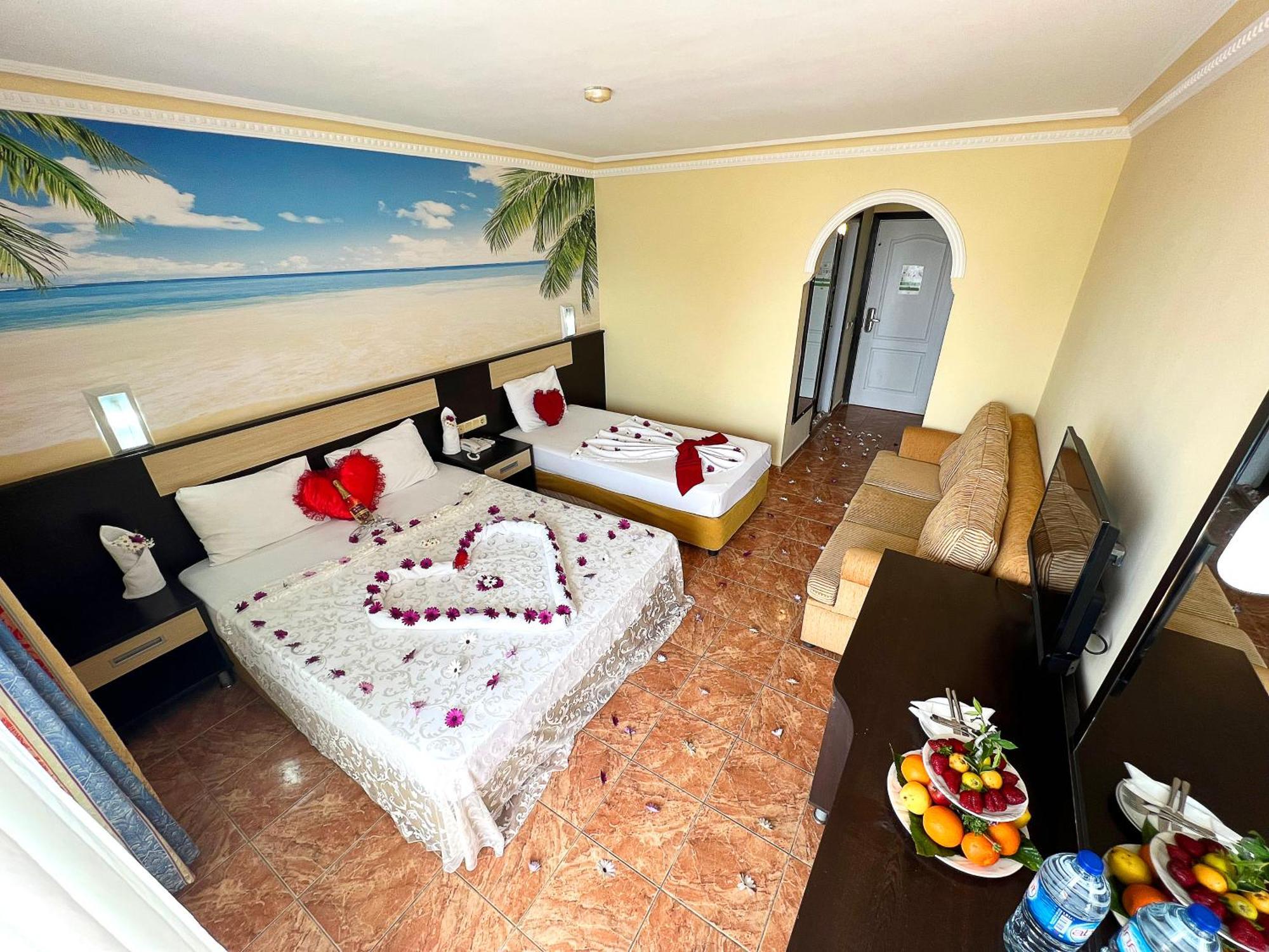 First Class Hotel อลันยา ภายนอก รูปภาพ